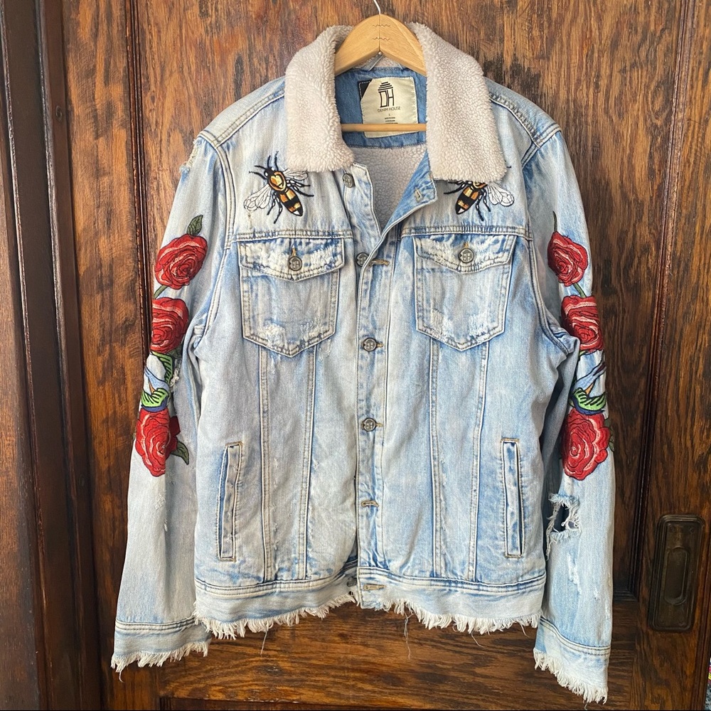 Denim House Limited Edition Legends Embroidered Tiger Jean Jacket Denim Large